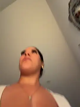 Snapshot of Bigbuttbrooklynn chatting on April 2, 2026, 4:10 am Bigbuttbrooklynn online show from April 2, 2026, 4:10 am