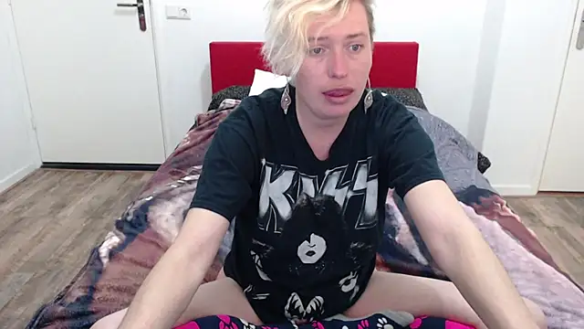 Snapshot of cumfun chatting on March 7, 2025, 8:02 am cumfun online show from March 7, 2025, 8:02 am