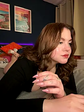 Snapshot of VictoriaLaFleur chatting on November 12, 2025, 9:25 pm VictoriaLaFleur online show from November 12, 2025, 9:25 pm