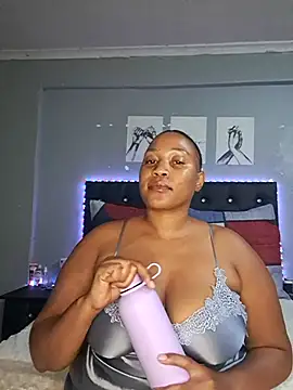 Toya P online show from September 8, 2025, 8:19 pm