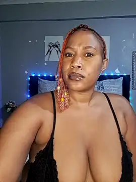 Snapshot of Toya_P chatting on February 10, 2026, 8:35 pm Toya P online show from February 10, 2026, 8:35 pm