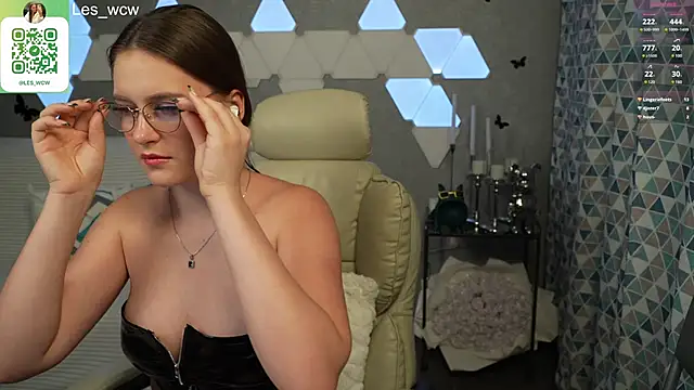 HarleyDeess online show from February 4, 2025, 12:29 am