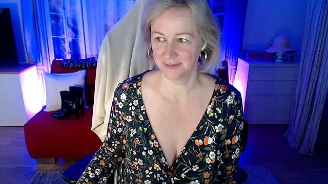 MarleneBloem online show from October 13, 2025, 6:13 am