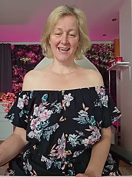 MarleneBloem online show from May 25, 2026, 7:36 am