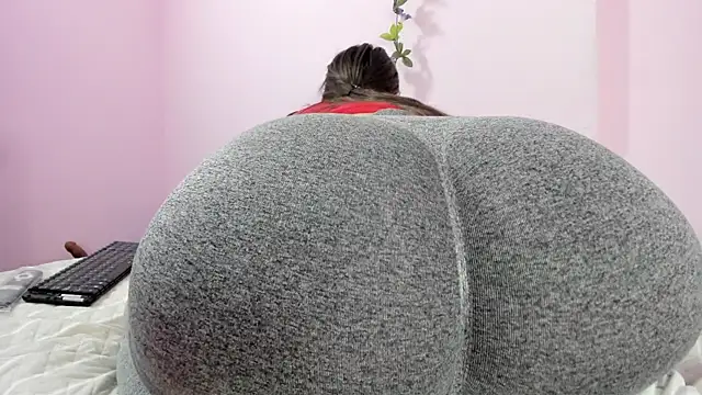 Samanta roberts1 online show from February 27, 2025, 3:37 pm