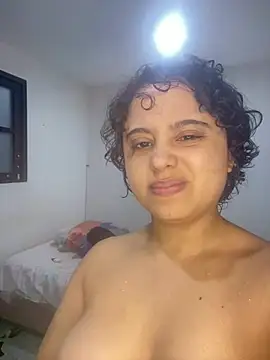 Snapshot of lou_cute chatting on April 17, 2026, 6:00 pm lou cute online show from April 17, 2026, 6:00 pm