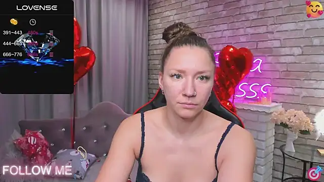 Snapshot of SarahCoksss chatting on February 13, 2025, 12:24 am SarahCoksss online show from February 13, 2025, 12:24 am