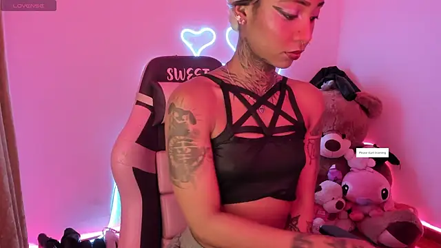 AshantiiSweet online show from February 24, 2026, 12:47 pm