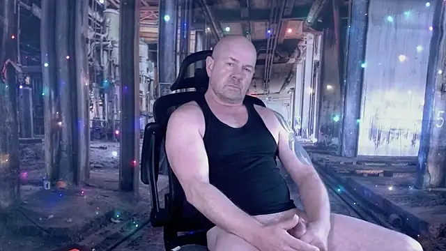 ManlyPrisonGuy online show from December 17, 2025, 1:17 pm