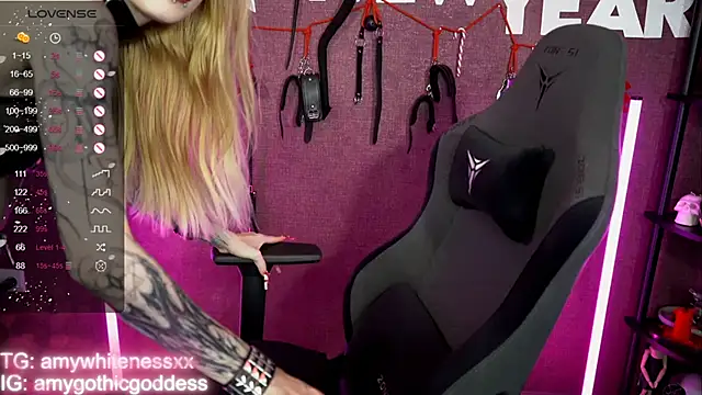 Snapshot of amywhitenessxx chatting on January 15, 2026, 2:21 pm amywhitenessxx online show from January 15, 2026, 2:21 pm