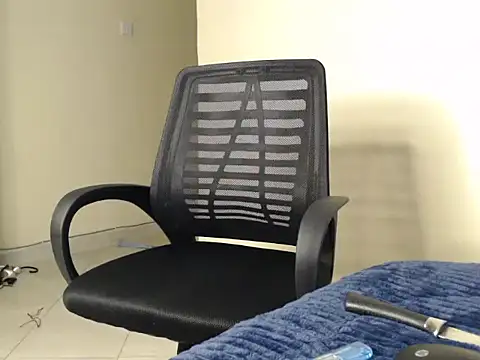 CurvyGlass online show from January 10, 2025, 8:40 am