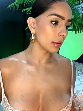 Mau White online show from November 18, 2025, 10:14 pm