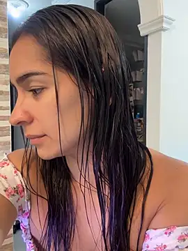 Mau White online show from April 17, 2026, 1:36 pm