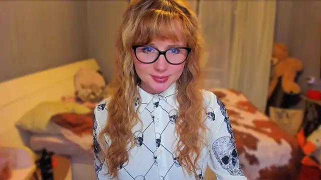 Snapshot of KlementinaBbG chatting on October 13, 2025, 8:20 pm KlementinaBbG online show from October 13, 2025, 8:20 pm