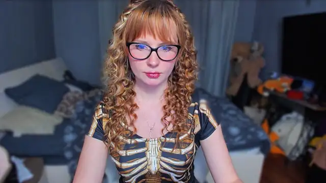 Snapshot of KlementinaBbG chatting on October 30, 2025, 3:35 pm KlementinaBbG online show from October 30, 2025, 3:35 pm