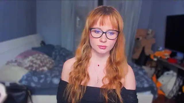 Snapshot of KlementinaBbG chatting on November 2, 2025, 7:38 pm KlementinaBbG online show from November 2, 2025, 7:38 pm