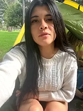 ambar-adaams online show from May 21, 2026, 9:33 pm