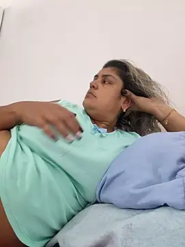 AlyDenalioficial online show from April 3, 2026, 3:21 pm