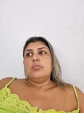 AlyDenalioficial online show from April 8, 2026, 2:39 pm