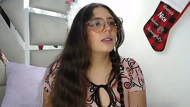 Paola Lyon  online show from January 11, 2025, 7:27 pm