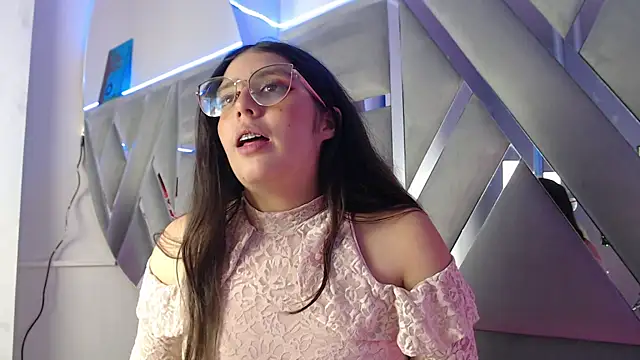 Paola Lyon  online show from February 15, 2025, 1:21 am