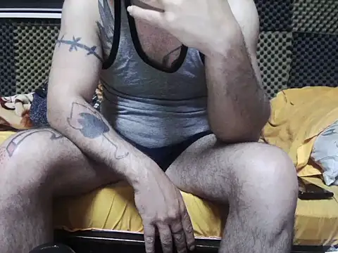 Snapshot of Arabeyes chatting on October 28, 2025, 2:04 am Arabeyes online show from October 28, 2025, 2:04 am