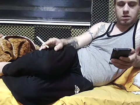 Snapshot of Arabeyes chatting on October 28, 2025, 7:27 pm Arabeyes online show from October 28, 2025, 7:27 pm