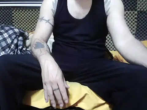 Snapshot of Arabeyes chatting on November 11, 2025, 8:20 pm Arabeyes online show from November 11, 2025, 8:20 pm