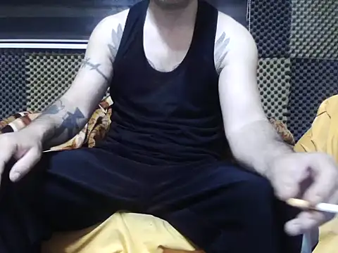 Snapshot of Arabeyes chatting on November 15, 2025, 2:42 am Arabeyes online show from November 15, 2025, 2:42 am