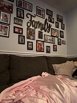 Chloexx69 online show from December 2, 2025, 1:00 am