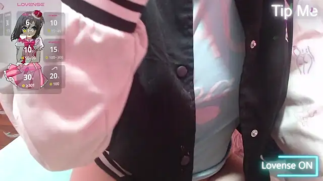 nadescomthxx online show from October 26, 2025, 4:57 pm