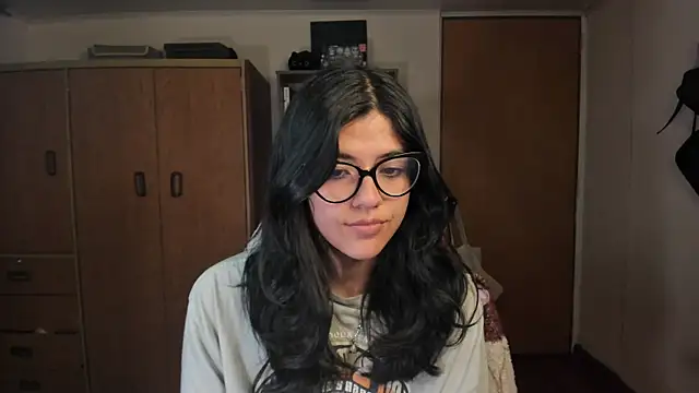 valerie  skyy online show from January 7, 2025, 3:35 am