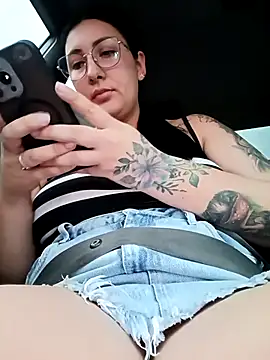 my-kitty online show from November 12, 2025, 9:25 pm