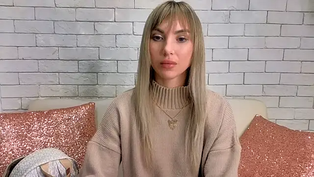 MiaMinx online show from February 3, 2025, 4:57 am