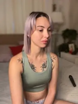 MiaMinx online show from January 14, 2026, 1:22 am