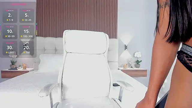 sofi potter  online show from October 8, 2025, 9:23 pm