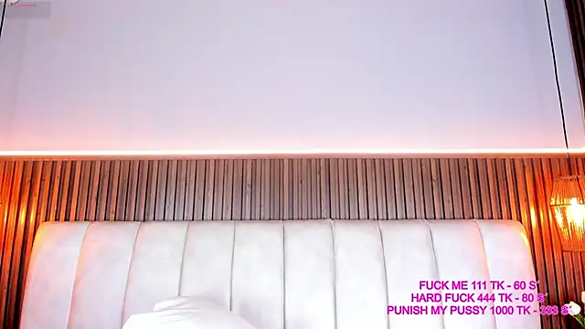 Ashleyy23x online show from March 18, 2026, 7:39 pm