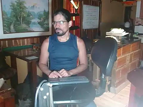 Dr Pocholate84 online show from May 16, 2026, 1:02 am