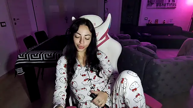 Chloe Ricci online show from November 21, 2025, 4:44 am