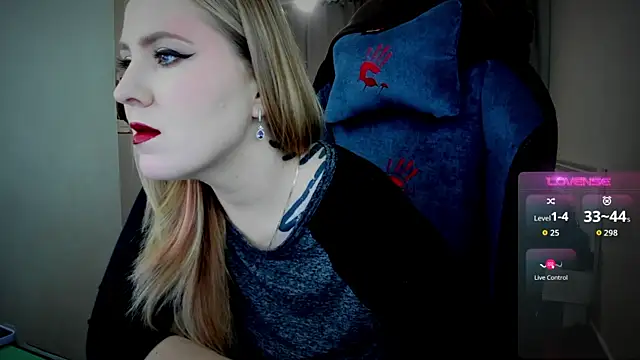 Olivia Munk online show from October 9, 2025, 5:27 am