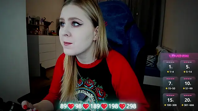 Olivia Munk online show from October 29, 2025, 4:26 am