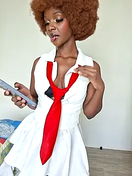 Kamdollie online show from December 17, 2025, 7:36 am