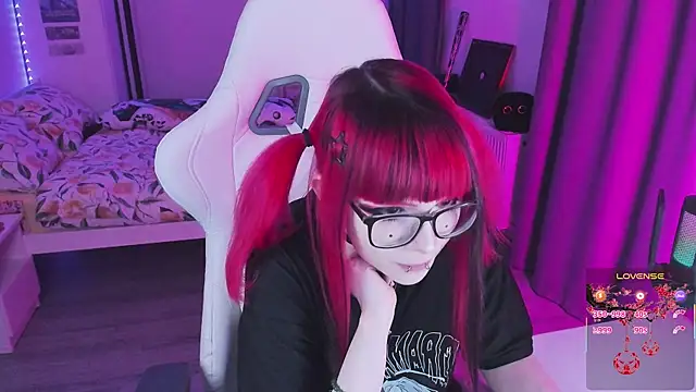 Yumi Youkai online show from February 10, 2026, 4:44 pm