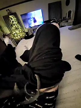 JoJob10 online show from December 16, 2025, 10:59 pm