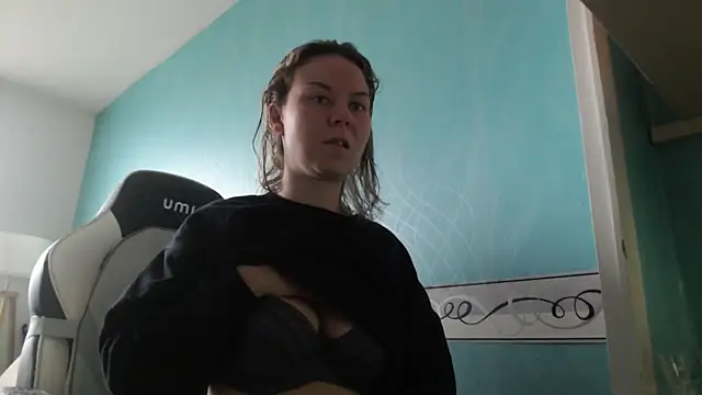 BabyNila online show from December 23, 2025, 9:29 am