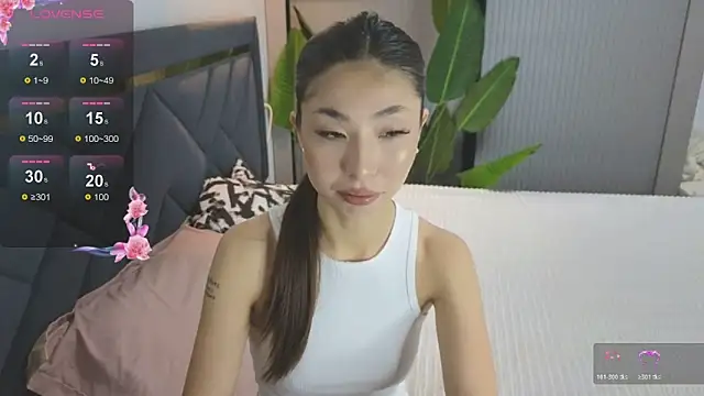 TrishaRey online show from November 22, 2025, 4:33 am