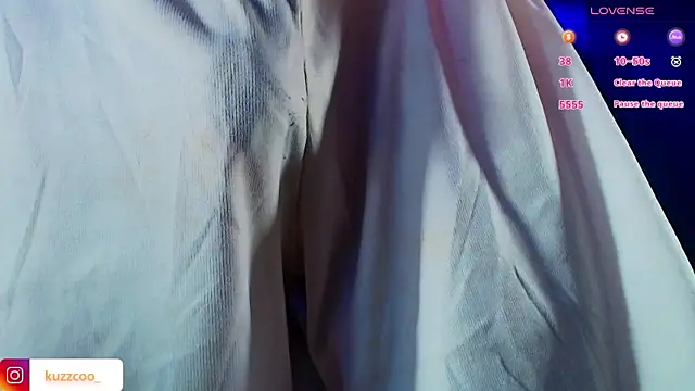 kuzzcoo online show from November 12, 2025, 12:44 am