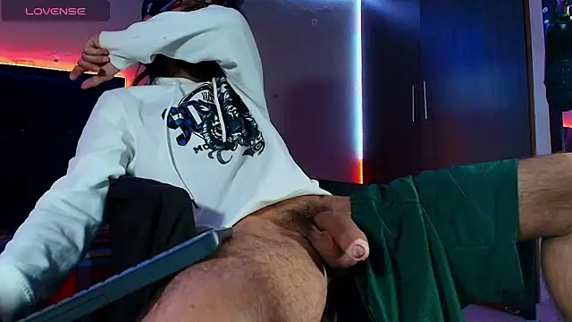 Snapshot of kuzzcoo chatting on February 17, 2026, 12:12 pm kuzzcoo online show from February 17, 2026, 12:12 pm