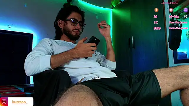 Snapshot of kuzzcoo chatting on February 24, 2026, 12:36 pm kuzzcoo online show from February 24, 2026, 12:36 pm