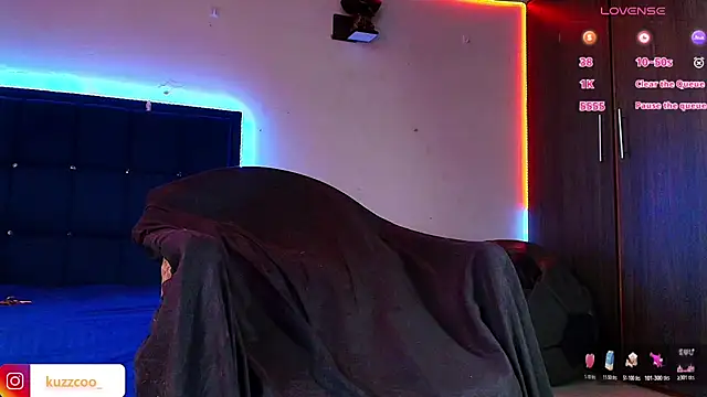 kuzzcoo online show from April 10, 2026, 2:11 pm